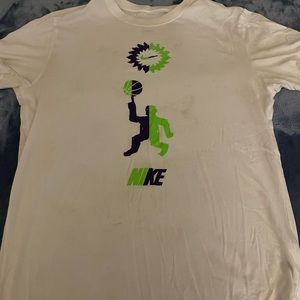 Nike Dri-Fit Men’s Medium Tee